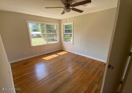 5th image of 726 Coleman Ave