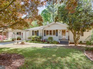 2469 Hunting Valley Dr, Decatur, GA 30033