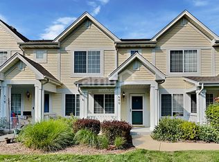 680 Lincoln Station Dr, Oswego, IL 60543