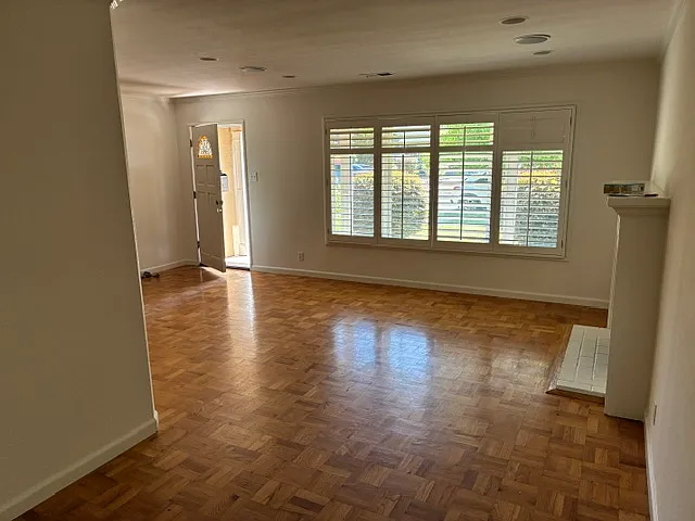 1271 Windsor Way — Photo 19