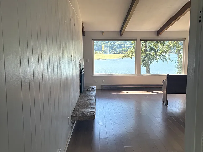 4963 Erlands Point Rd NW — Photo 10
