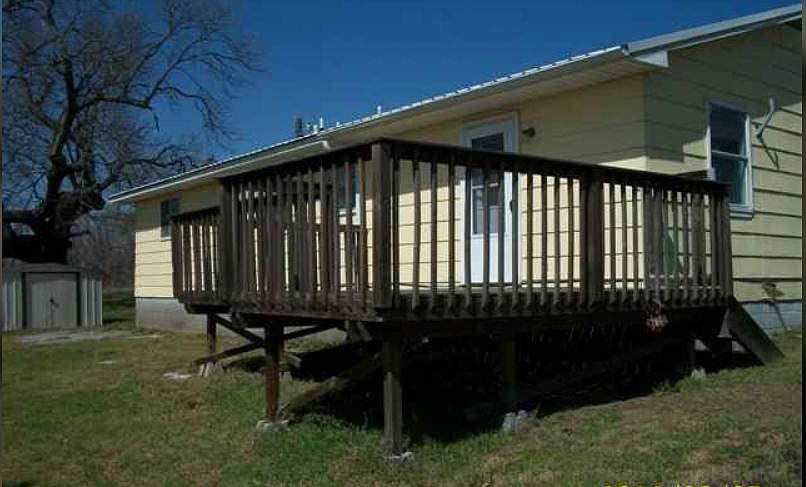 2nd image of 613 Sunshine Ln