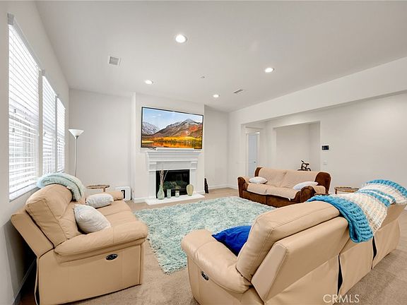 3rd image of 412 Conway Ct