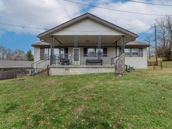 651 E 2nd St, Franklin, OH 45005