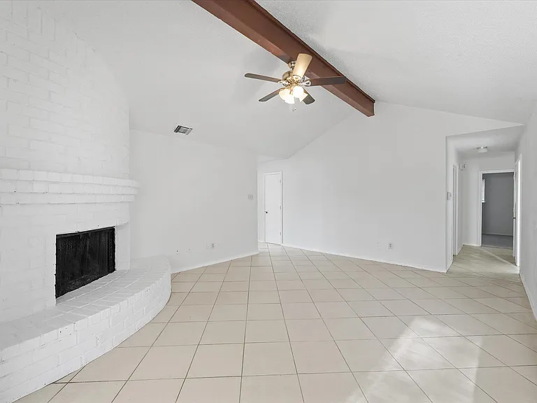3925 Wendover Dr — Photo 7