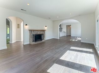1043 S Plymouth Blvd, Los Angeles, CA 90019