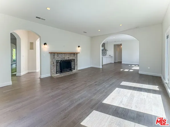 1043 S Plymouth Blvd, Los Angeles, CA 90019