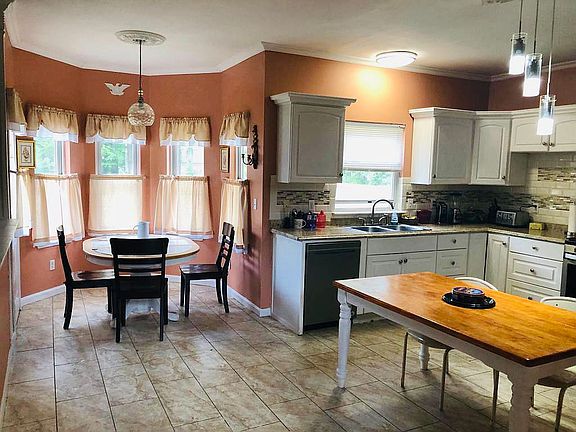 5th image of 2 Gwyn Ave