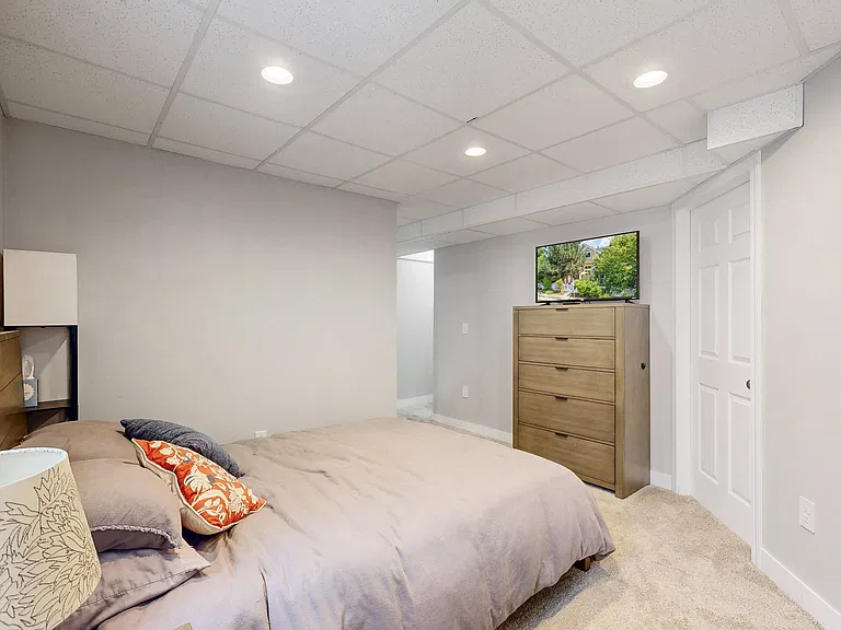 2560 Concord Cir — Photo 24