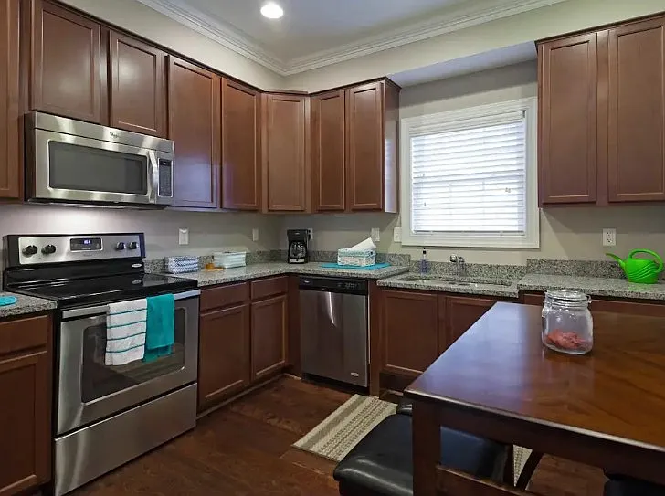 North Point Apartments — Photo 13