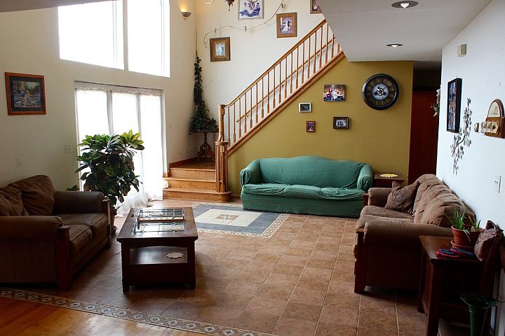 1st image of 212170 Drake Ave