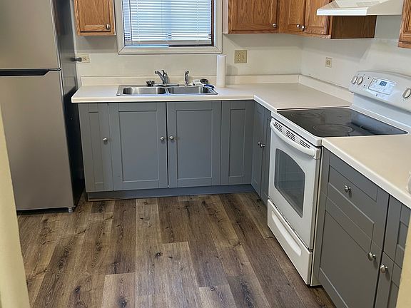 2nd image of 866 Gettysburg Dr #1
