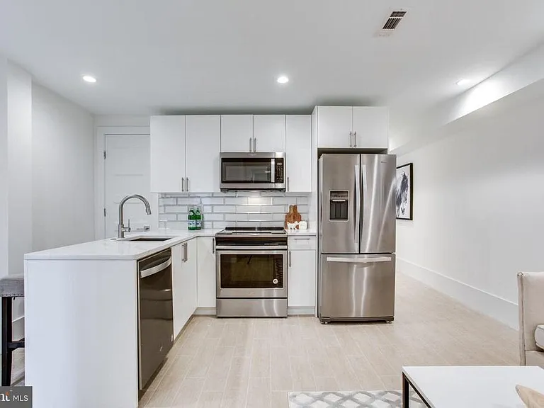 2211 Flagler Pl NW #B — Photo 8