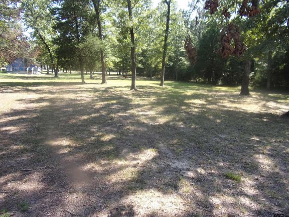 5th image of 660 Dogwood Dr