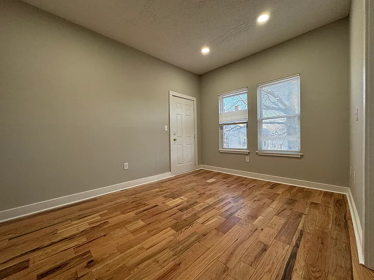 142 Rowe St #4-D — Photo 4