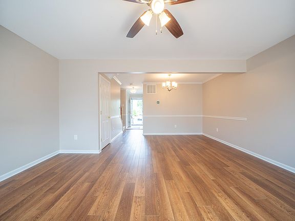 3rd image of 261 Fairfield Dr