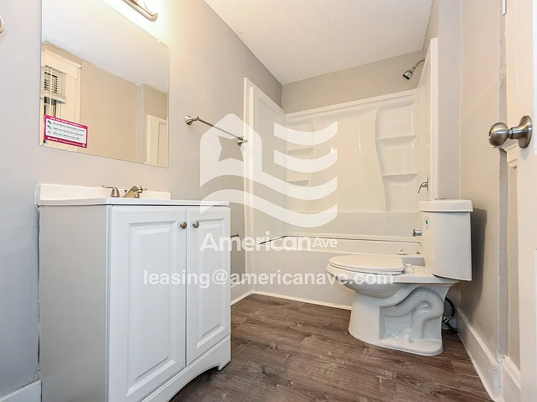 1159796_012_bathroom_13.jpg