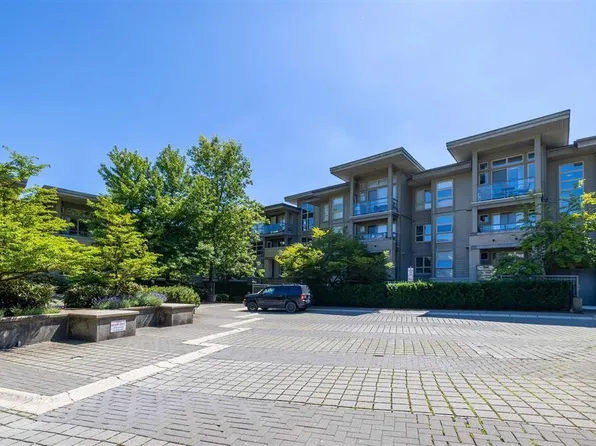 9339 University Cres #316, Burnaby, BC V5A 0C8