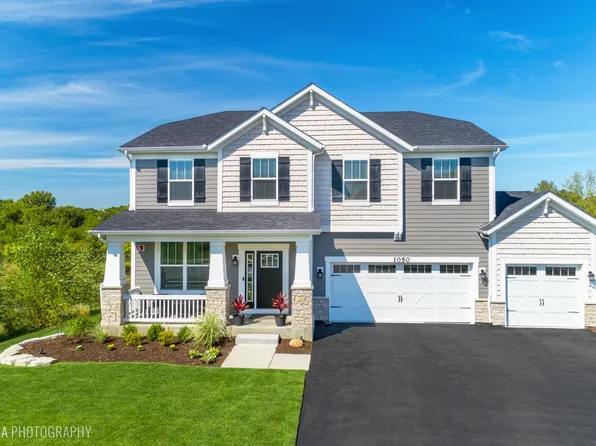 1050 Avery Ridge Cir, Lake Zurich, IL 60047