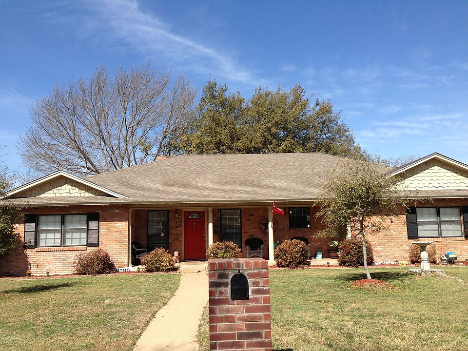 1st image of 806 Dakota Dr