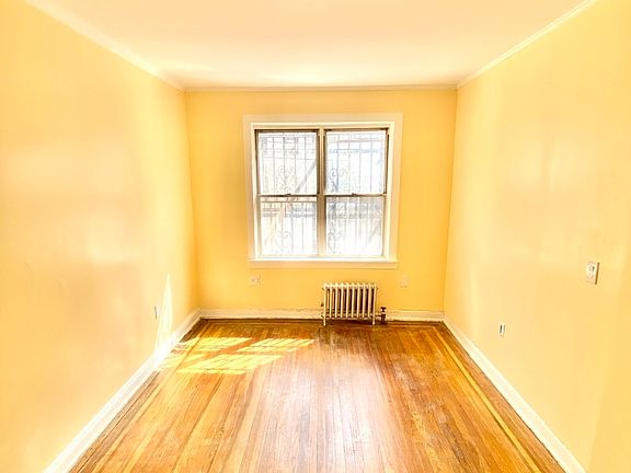 3rd image of 31-49 32nd St