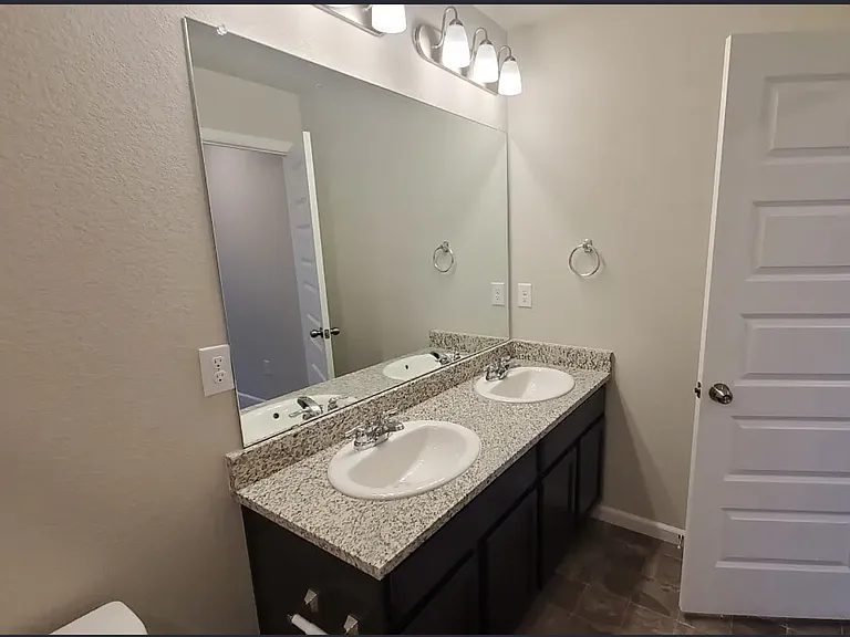 27286 E Bayaud Ave — Photo 18