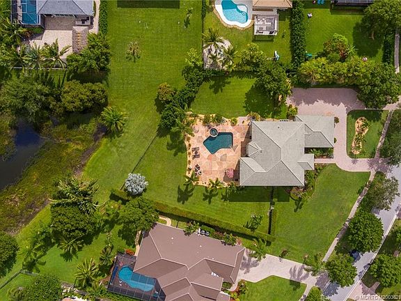 5th image of 4690 SW Long Bay Dr