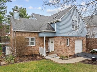 1217 Parkside Dr, Bridgeville, PA 15017