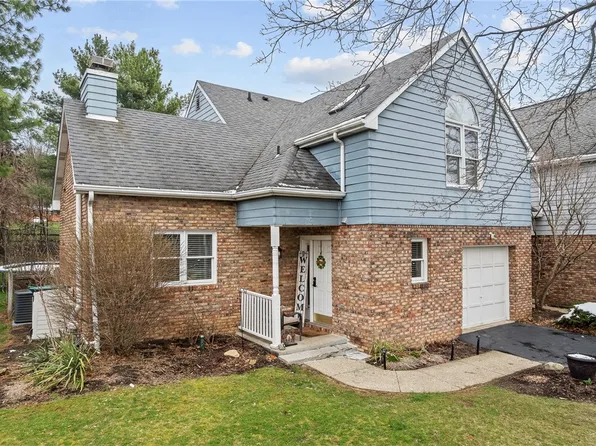 1217 Parkside Dr, Bridgeville, PA 15017