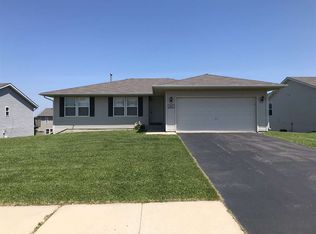 6472 Edgewood Rd, Machesney Park, IL 61115