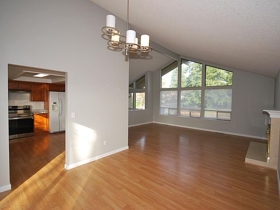 5th image of 10575 158th Ave NE