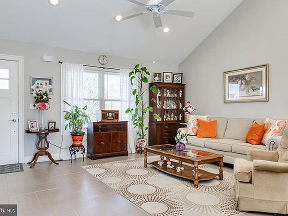 4th image of 33837 N Hampton Cir