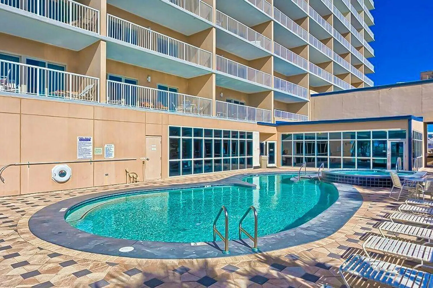 2 bed, 2.0 bath, 1044 sqft, $4,545 — Photo 4