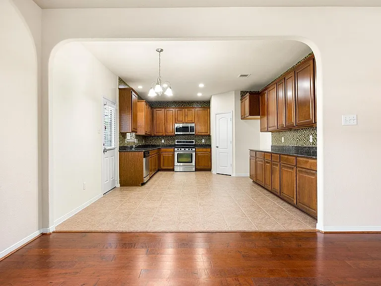506 Stream Mill Ln — Photo 3