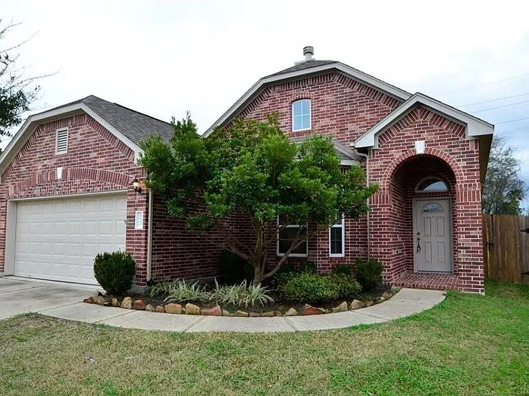 9942 Taylor Springs Ln — Photo 1