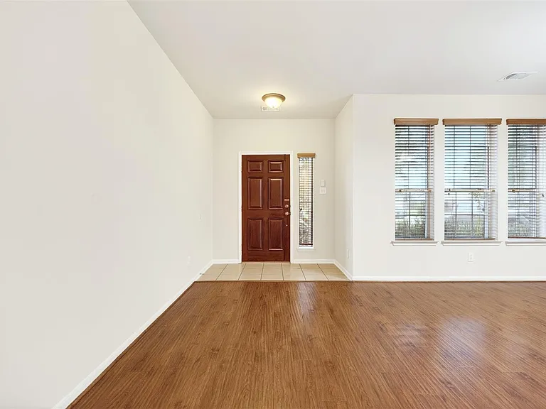 11630 Forest Wind Ln — Photo 6