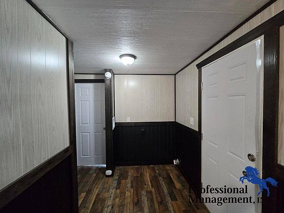 4th image of 1620 Valley Dr