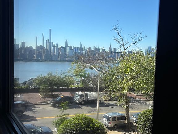 5th image of 6515 Boulevard East APT 2H