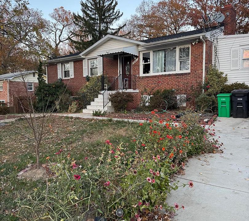 1st image of 9202 Pinehurst Dr