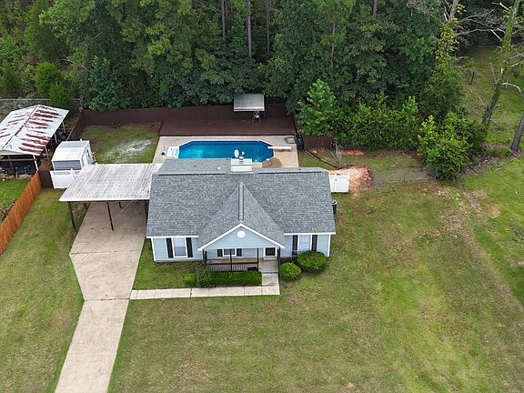 4th image of 302 Green Dr