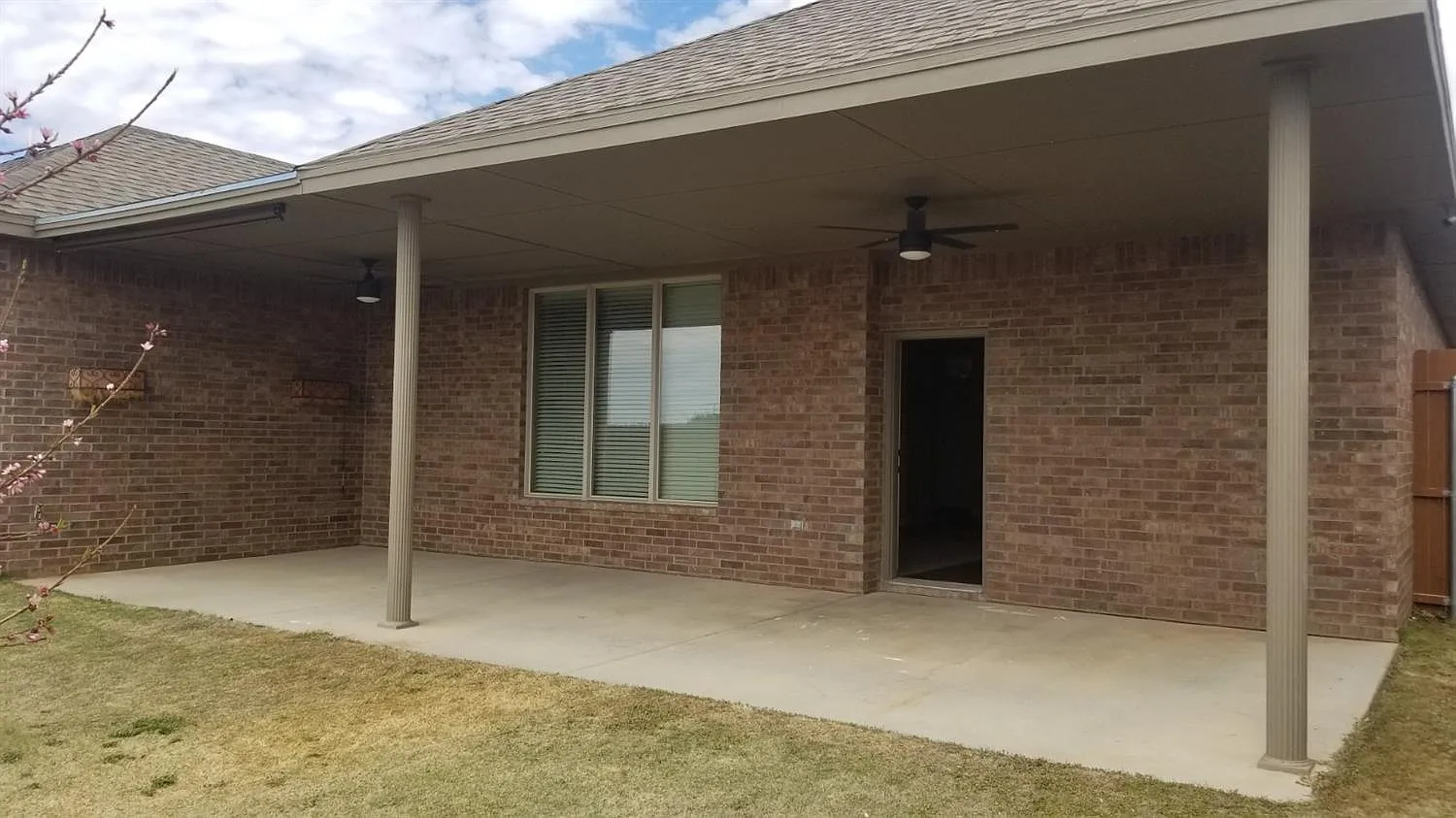 4 bed, 2068 sqft, $2,500 — Photo 4