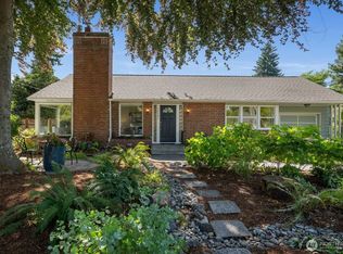 10541 20th Ave NE, Seattle, WA 98125