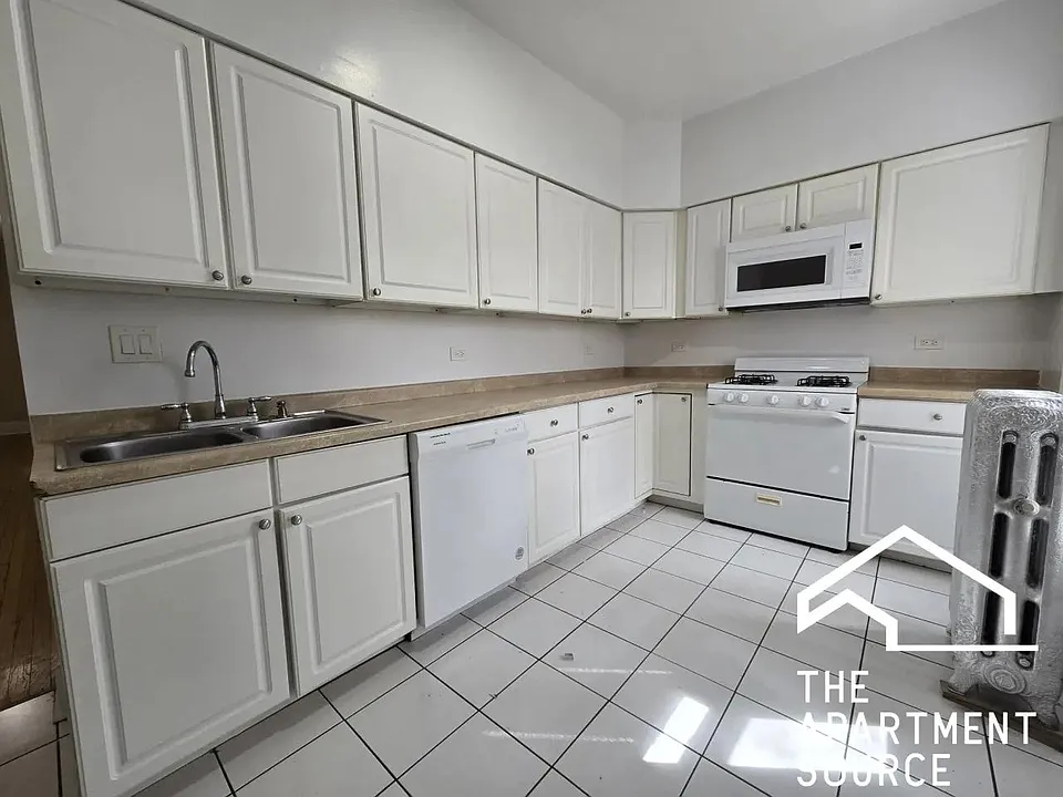 552 Elmwood Ave #3