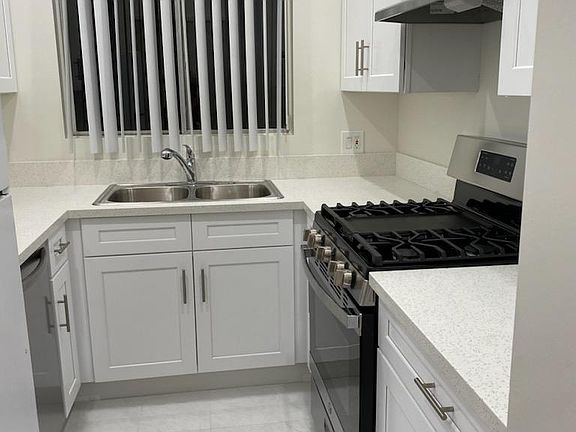 4th image of 12848 Bloomfield St