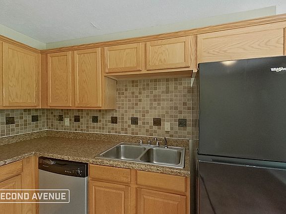 5th image of 2641 Bluebird Ln