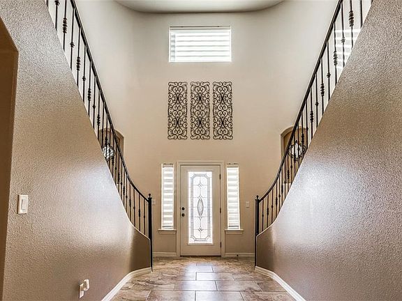 3rd image of 2148 Thomas Lackland St