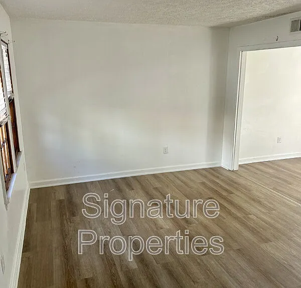 1055 Rives Rd #12 — Photo 2