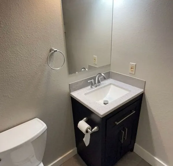333 Custer Ave — Photo 7