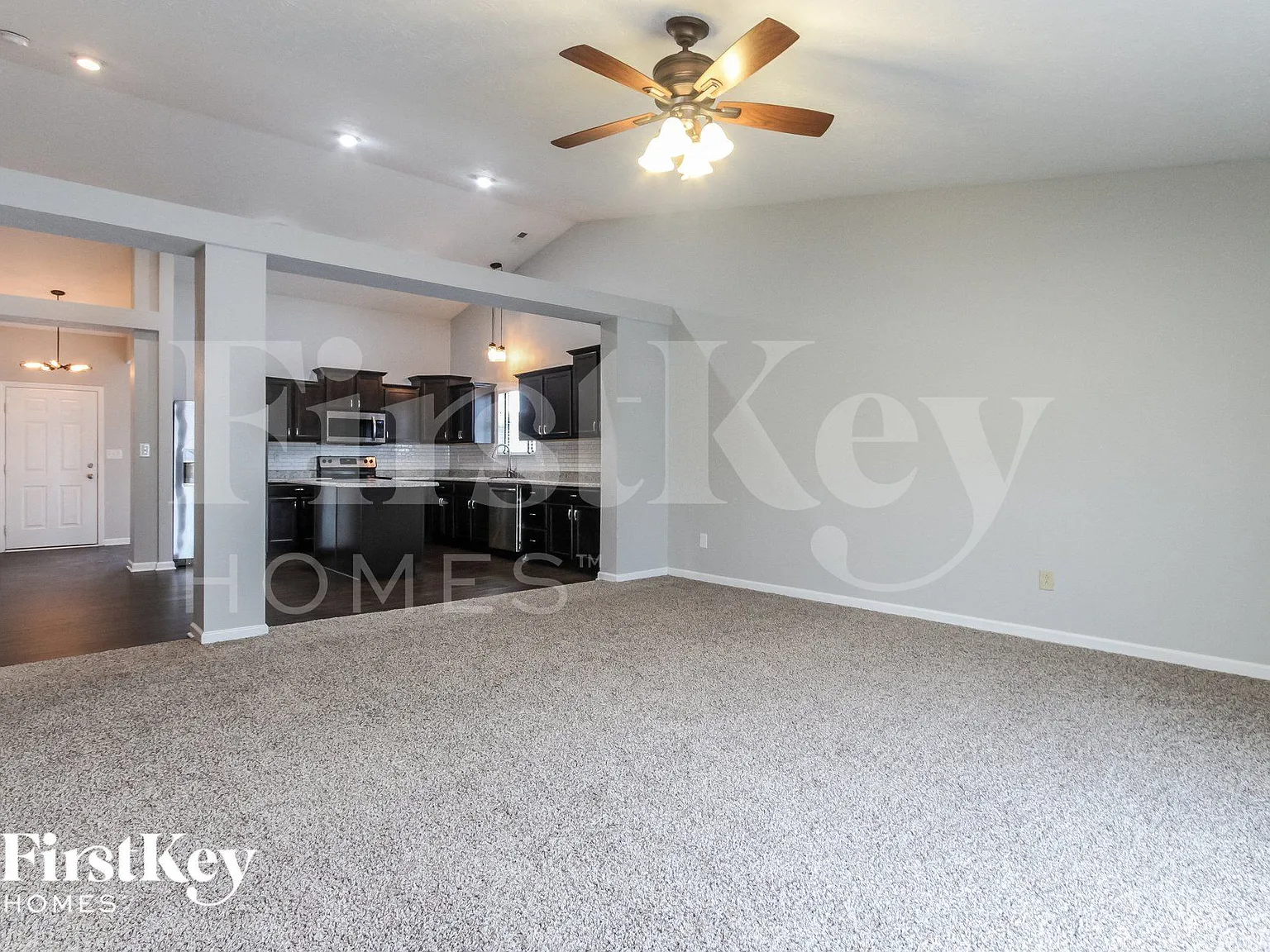 3 bed, 2.0 bath, 1618 sqft, $2,280 — Photo 3