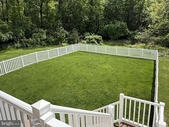3rd image of 390 Bruaw Dr